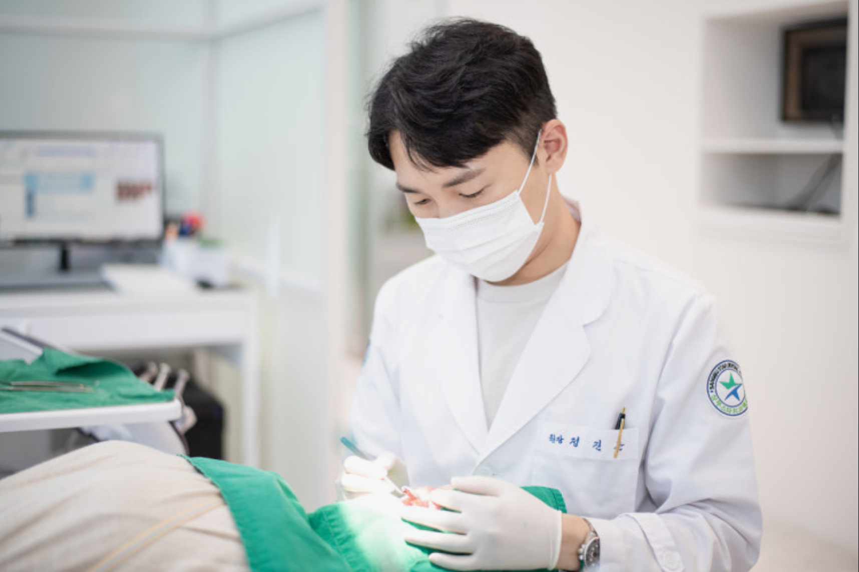 수완스타치과 진료장면 임플란트 광주치과 교정 - 계림2동임플란트치과