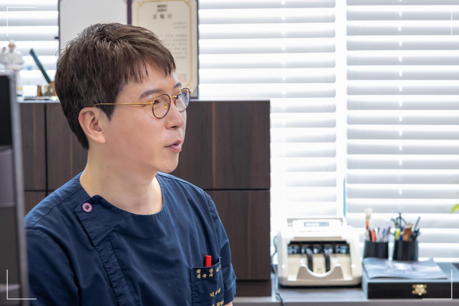 얼굴지방흡입 전후, 턱밑 살 빼는 법부터 피부 처짐까지 [100대 명의 작성]_이하영 원장님
