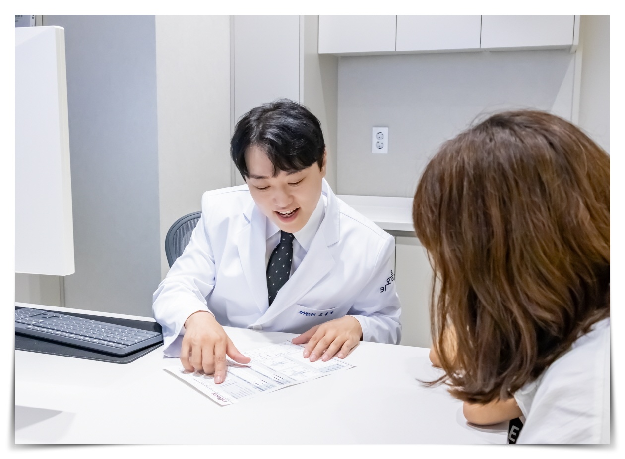 키오름성장의원 원장 진료 모습